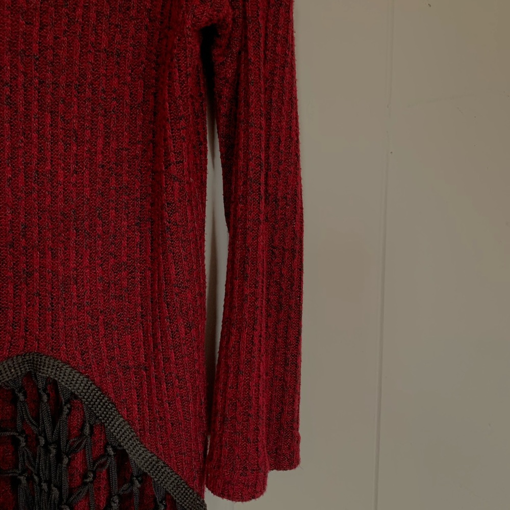 Knitted sweater with dangles at the bottom. - Picture 3 of 6